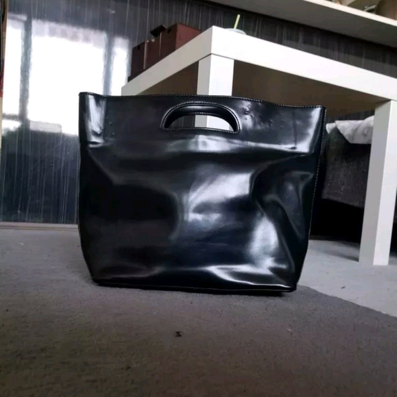 Black Vegan Backpack - Urban Outfitters (100% New) - Picture 5 of 5